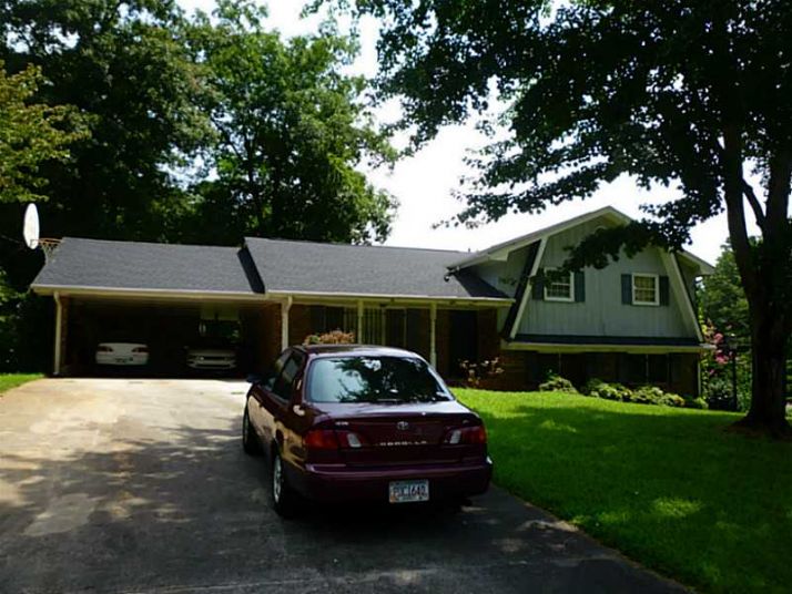 1147 Hunters Glen Drive, Stone Mountain, GA 30083