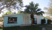 19570 HOLIDAY RD Miami, FL 33157