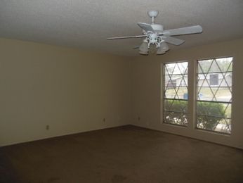 1013 Anna St, Pleasanton, TX 78064