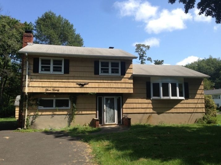 320 Horseneck Rd, Fairfield, NJ 07004