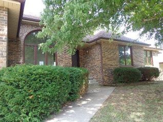 512 Hillcrest Ave, Nixa, MO 65714