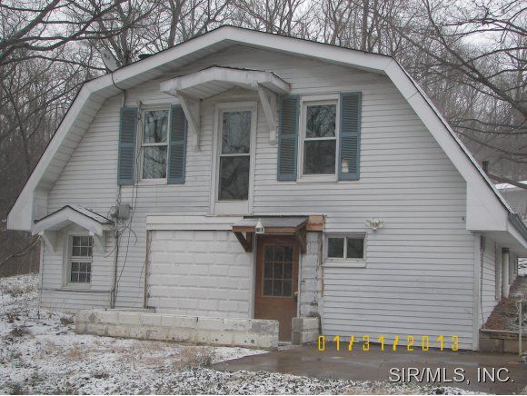 413 E Ofallon Dr, Caseyville, IL 62232