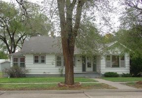 904 E 7th St, Kinsley, KS 67547