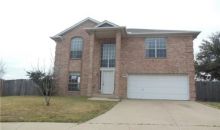 5906 Silverpoint Ct Arlington, TX 76017