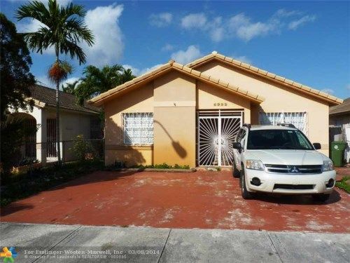 6952 W 25TH CT, Hialeah, FL 33016