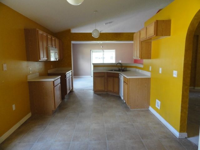 709 N 6th Street, Macclenny, FL 32063