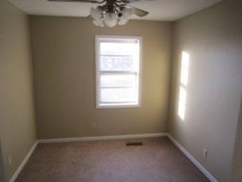 418 Scarbrough St, Maury City, TN 38050