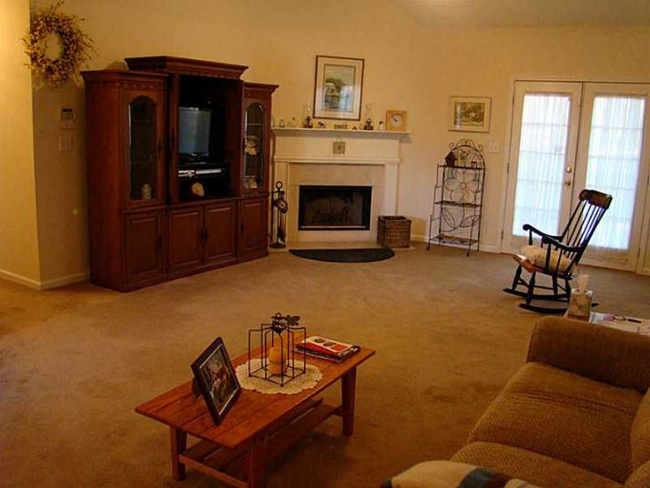 130 Laguna Springs Drive, Woodstock, GA 30188