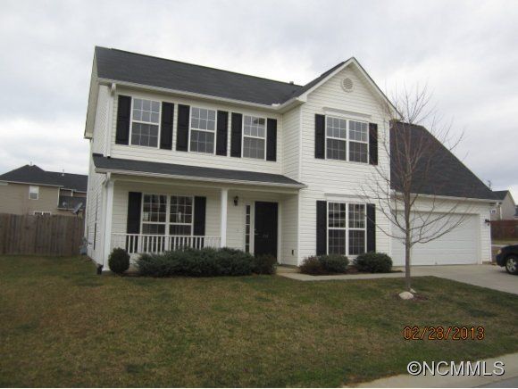 138 Yadkin Rd, Fletcher, NC 28732