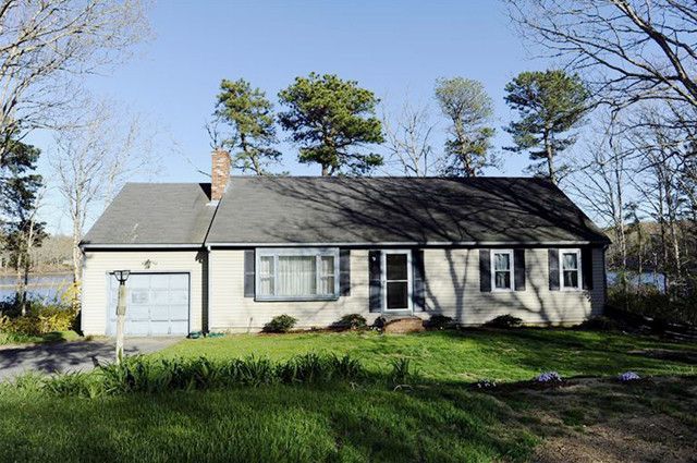 5 Pond Cir, Forestdale, MA 02644