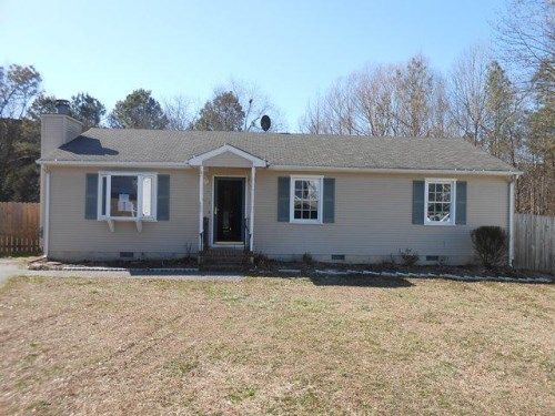 327 Bull Run Dr, Hopewell, VA 23860