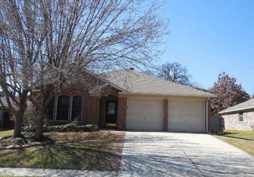 737 Thousand Oaks Dr, Lake Dallas, TX 75065