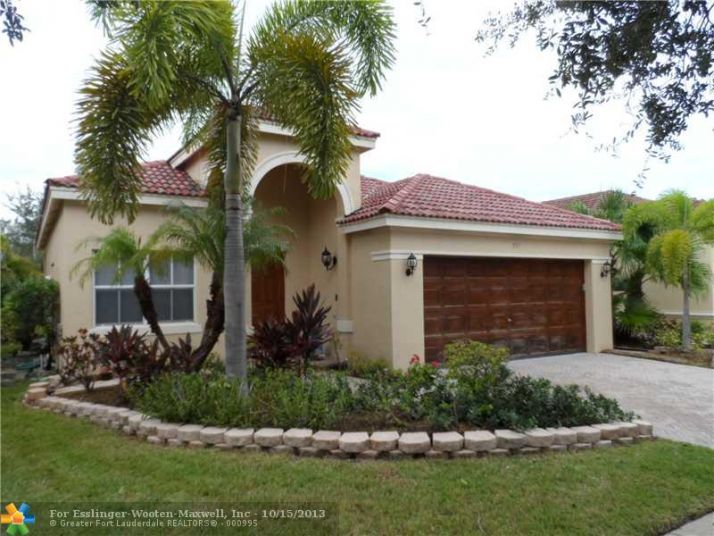 937 TANGLEWOOD CR, Fort Lauderdale, FL 33327