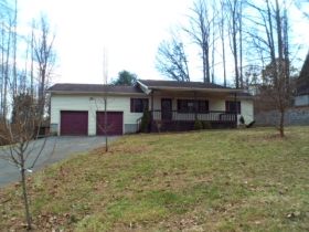 183 Donna Lane, La Follette, TN 37766