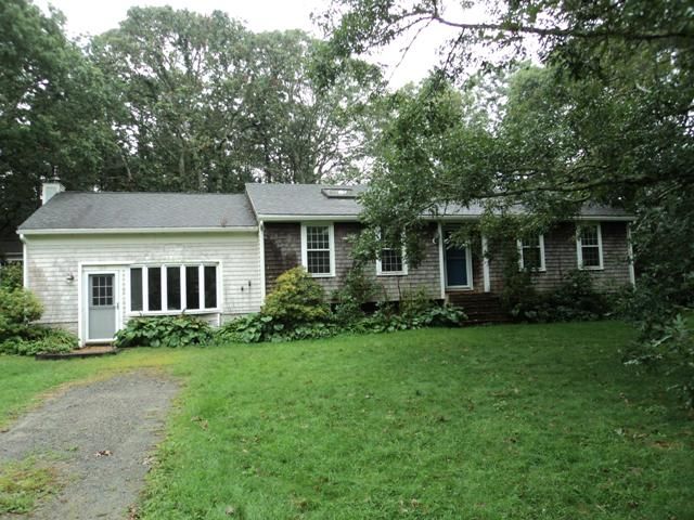 126 Franklin Terr, Vineyard Haven, MA 02568