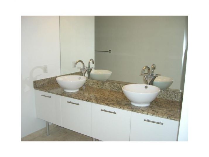 41 SE 5 ST # 708, Miami, FL 33131