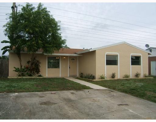7391 SW 1ST ST, Pompano Beach, FL 33068