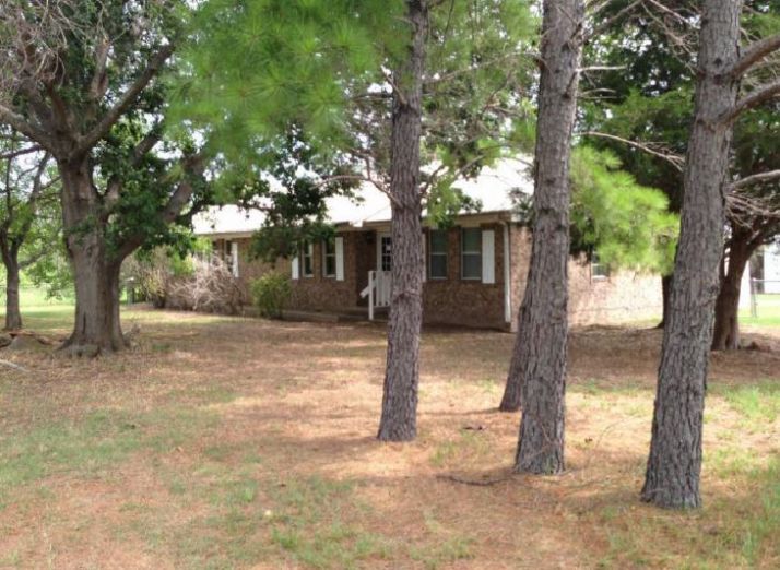 3871 W Us Highway 69, Point, TX 75472