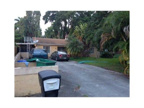 225 NW 159 ST, Miami, FL 33169