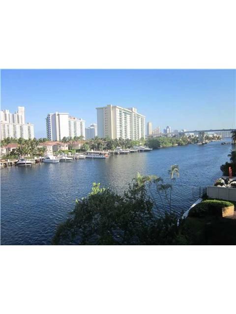 19667 TURNBERRY WY # 2D, Miami, FL 33180