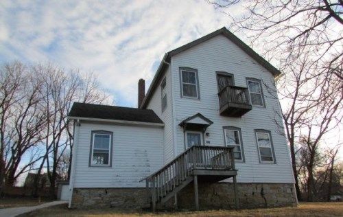 931 Cherokee St, Leavenworth, KS 66048