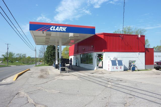 289 S State St, Shelby, MI 49455