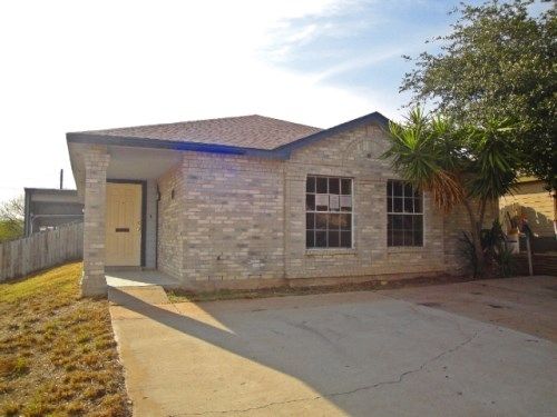 1412 Bonaparte Ln, Laredo, TX 78046