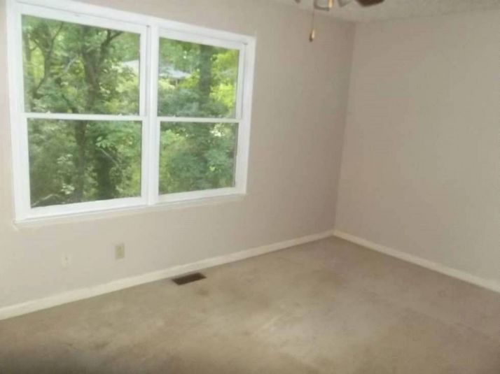 5217 Blueberry Hill, Gainesville, GA 30506