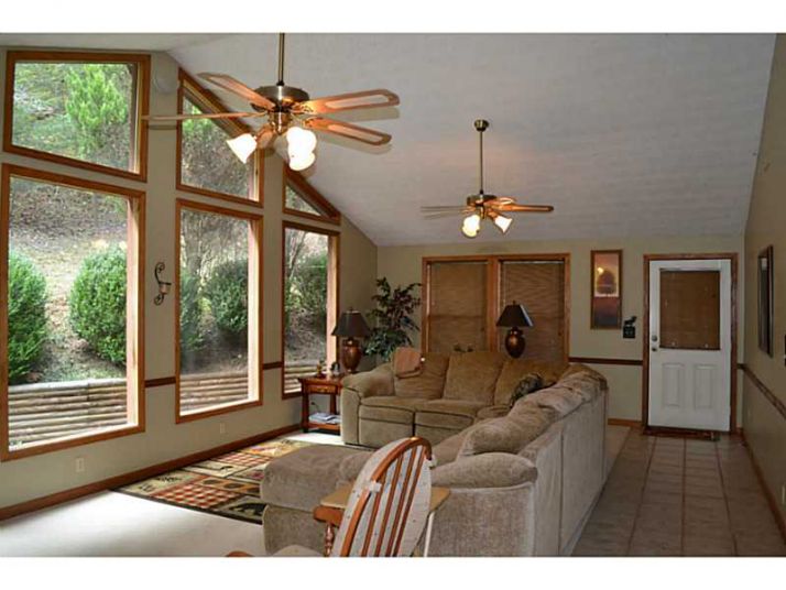 227 Country Lane, Mc Caysville, GA 30555