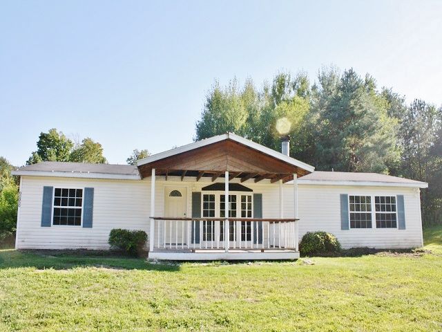 850 W Dietz Rd, Boyne City, MI 49712