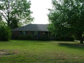 175 Linden Rd, Leesburg, GA 31763