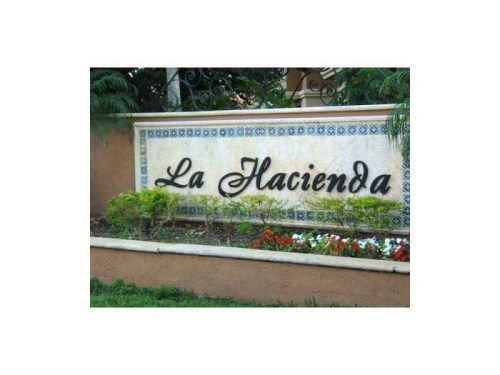 18342 NW 68 AV # B, Hialeah, FL 33015