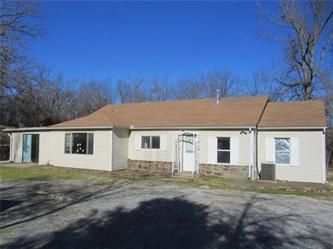 49 S Dameron, Greenland, AR 72737