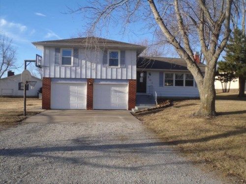 501 Juniper Dr, Holton, KS 66436