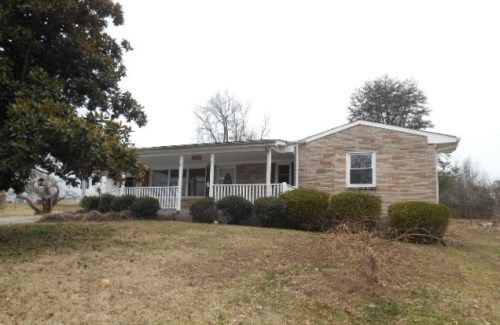 115 Robin Dr, Danville, VA 24541