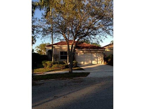 957 TANGLEWOOD CR, Fort Lauderdale, FL 33327