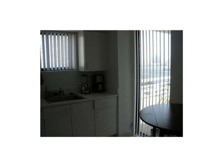 3300 NE 192 ST # 1213, Miami, FL 33180