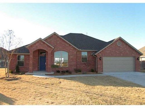 534 W Pawnee Court Way, Mustang, OK 73064