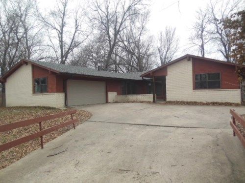 520 Ridgewood Drive, Pryor, OK 74361