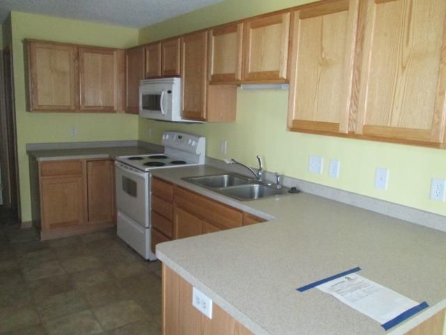 2593 Yellowstone Dr, Hastings, MN 55033