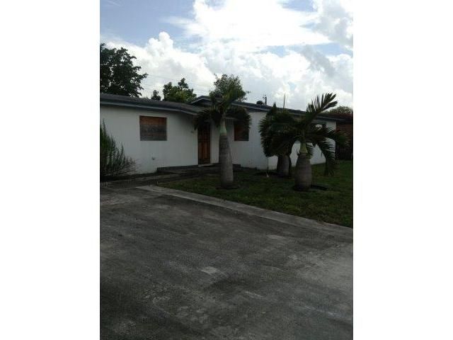 8210 NW 171 ST, Hialeah, FL 33015