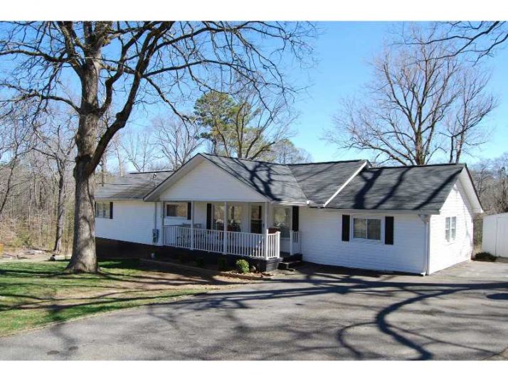 14 Clinic Road, Tate, GA 30177