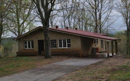 370 Oak Dr, Mc Caysville, GA 30555