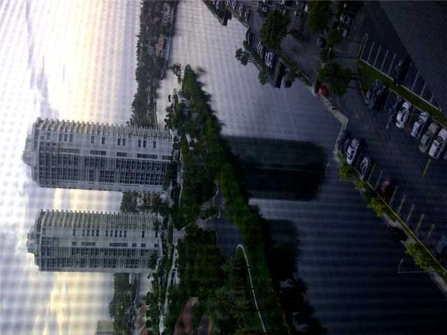 3701 N Country Club Dr # 1902, Miami, FL 33180