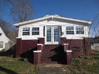 946 8th St NE, Hickory, NC 28601
