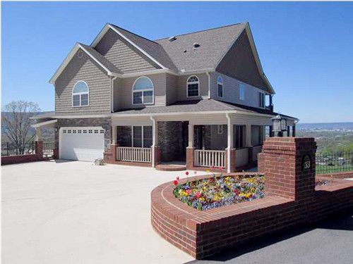 33 CLIFT TRL, Rossville, GA 30741
