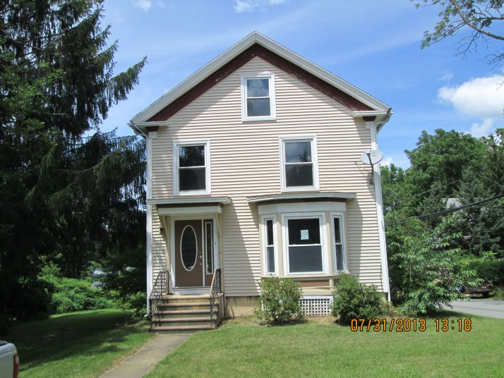 6 Grove St, Brookfield, MA 01506