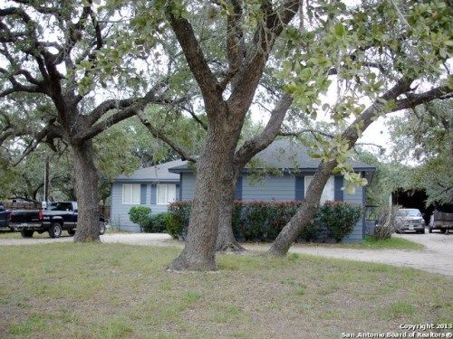 313 Cross Creek, Floresville, TX 78114