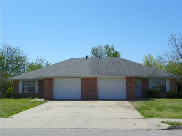 3067 A Yorkshire Circle B, Springdale, AR 72764