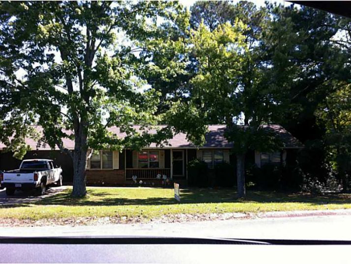 3027 S Elizabeth Drive, Douglasville, GA 30135